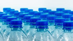 大流行看到瓶装水浸在亚太地区的销售
