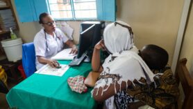 问与答：坦桑尼亚的第一位女医生看到了大步进展